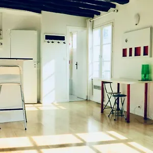 Cosy 25 Sqm In Heart Of Parigi